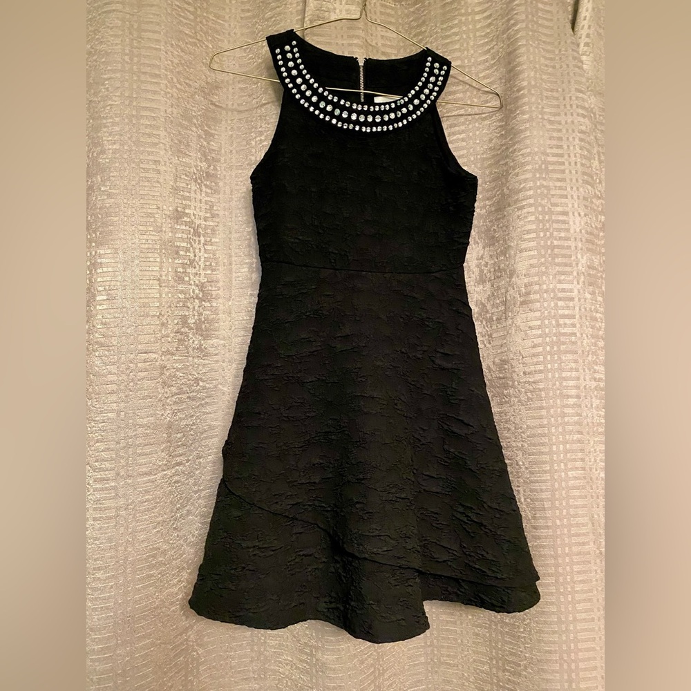 Elegant Black Sleeveless Dress
